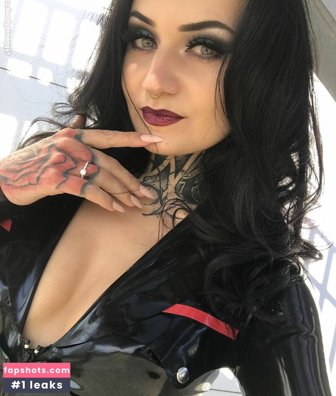 Bella Isadora gallery photo #73