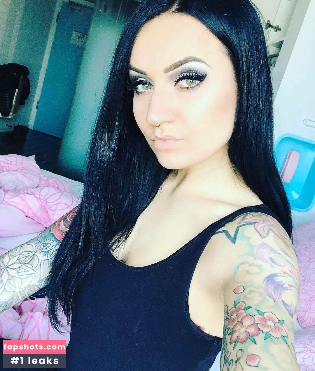 Bella Isadora gallery photo #75