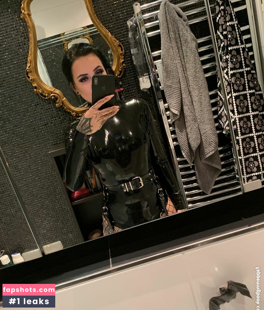 Bella Isadora gallery photo #84