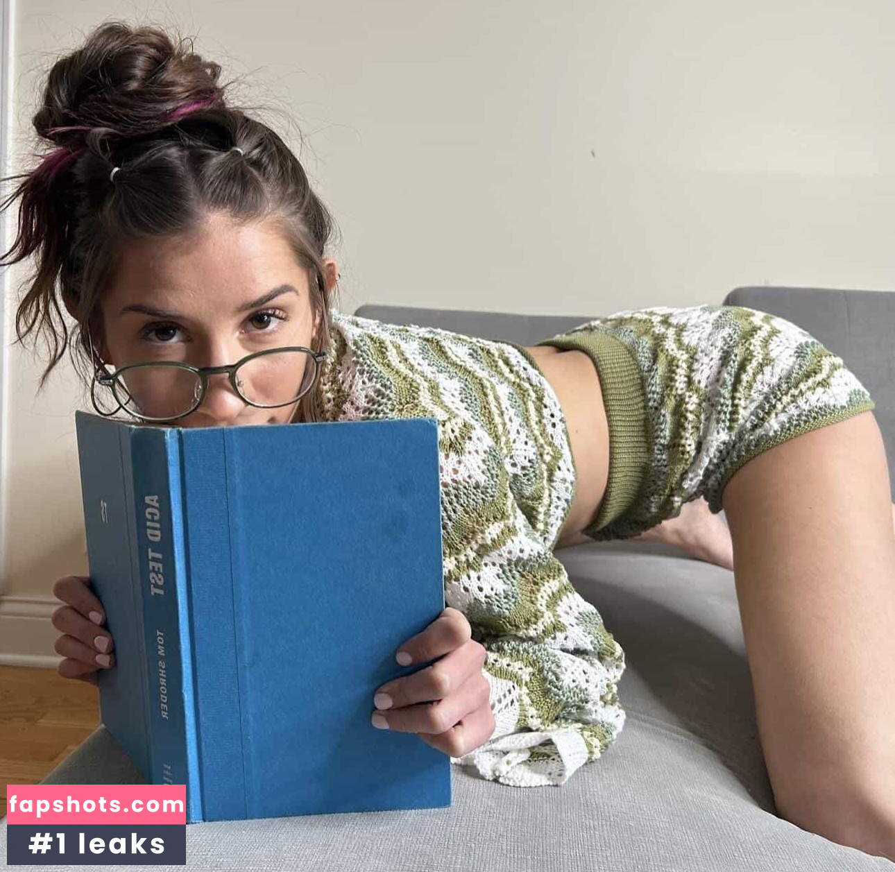 Bella Jade nude babe gallery