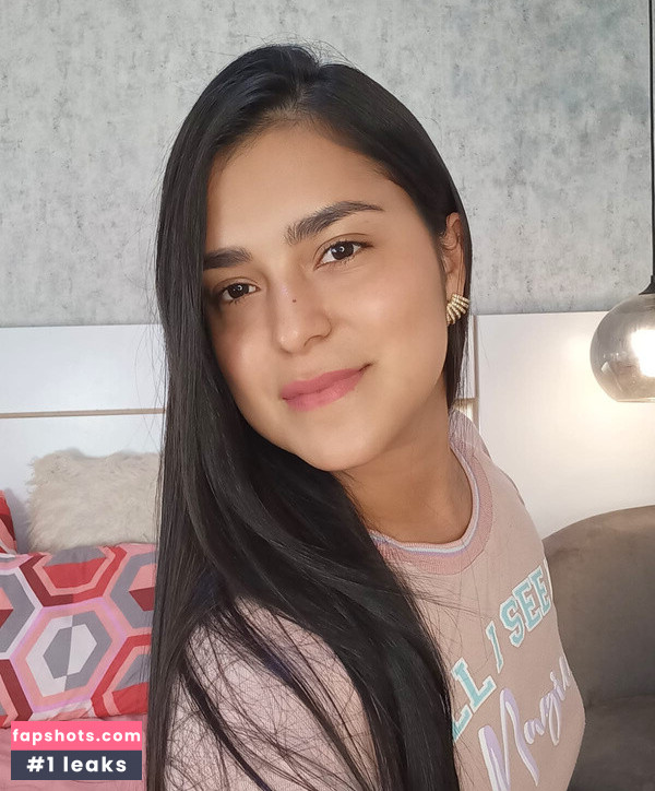 Bella Lopez gallery photo #5