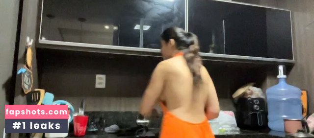 Bella Menezes gallery photo #18