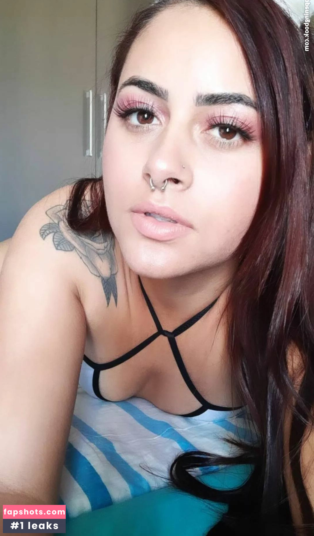 Bella Menezes gallery photo #26