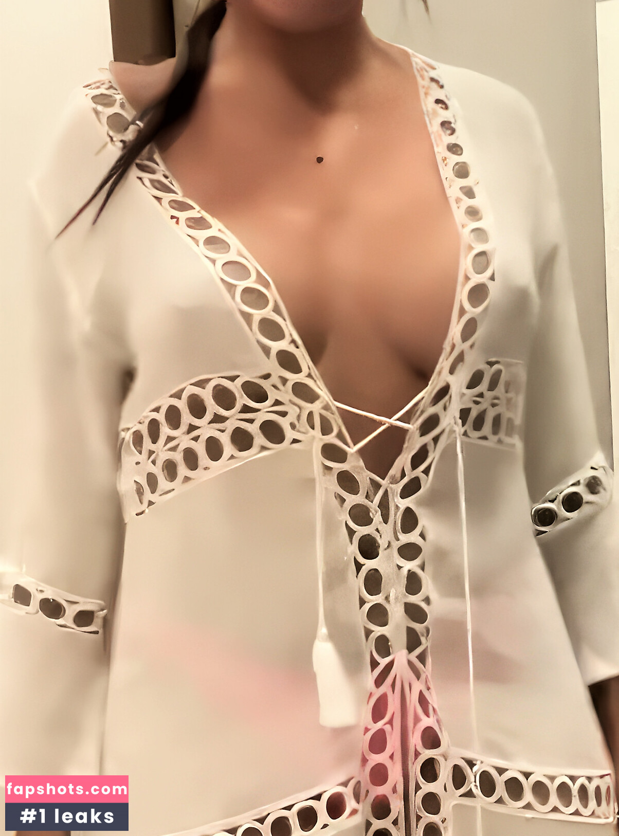 Bella Menezes gallery photo #51