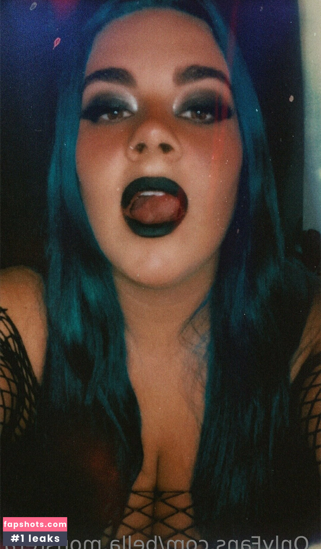 bella.monstera gallery photo #2