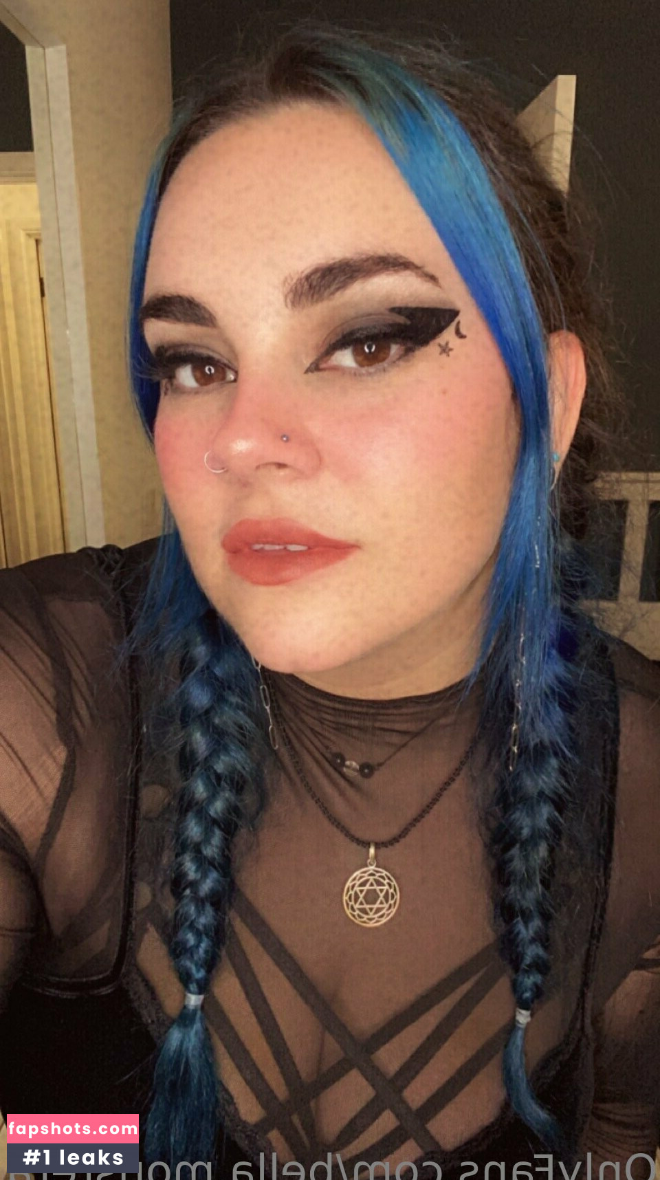 bella.monstera gallery photo #12