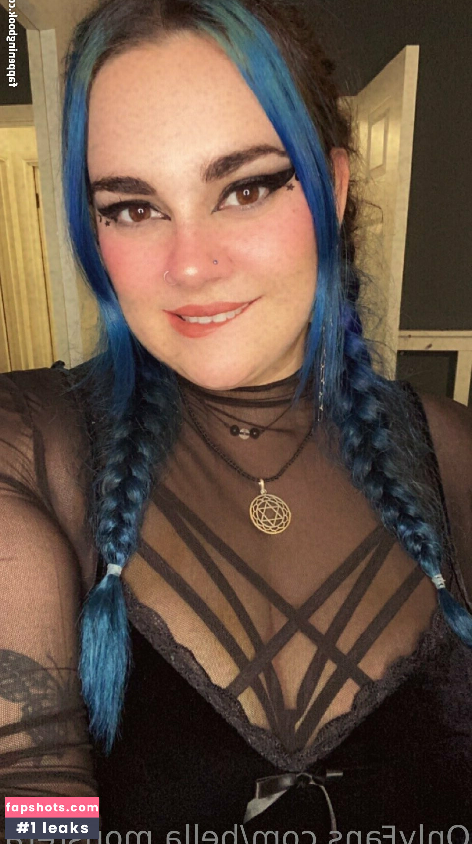 bella.monstera gallery photo #22