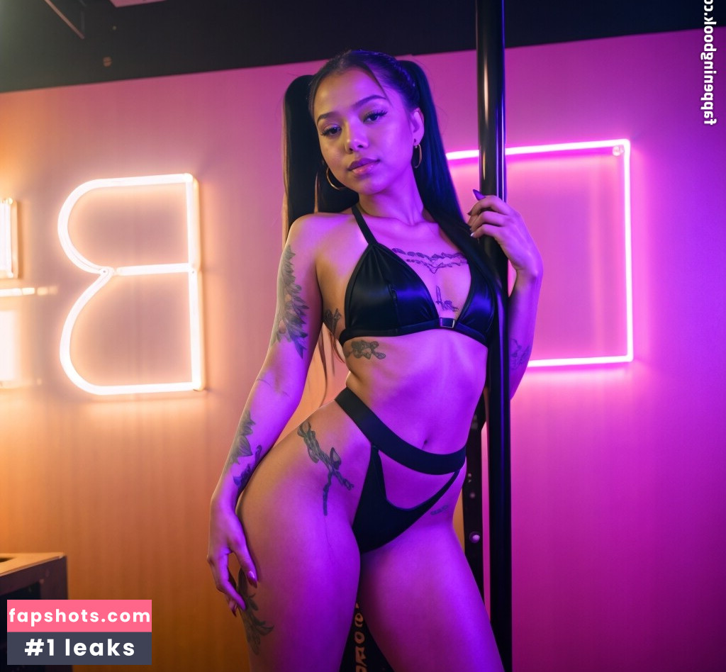 Bella Poarch gallery photo #130