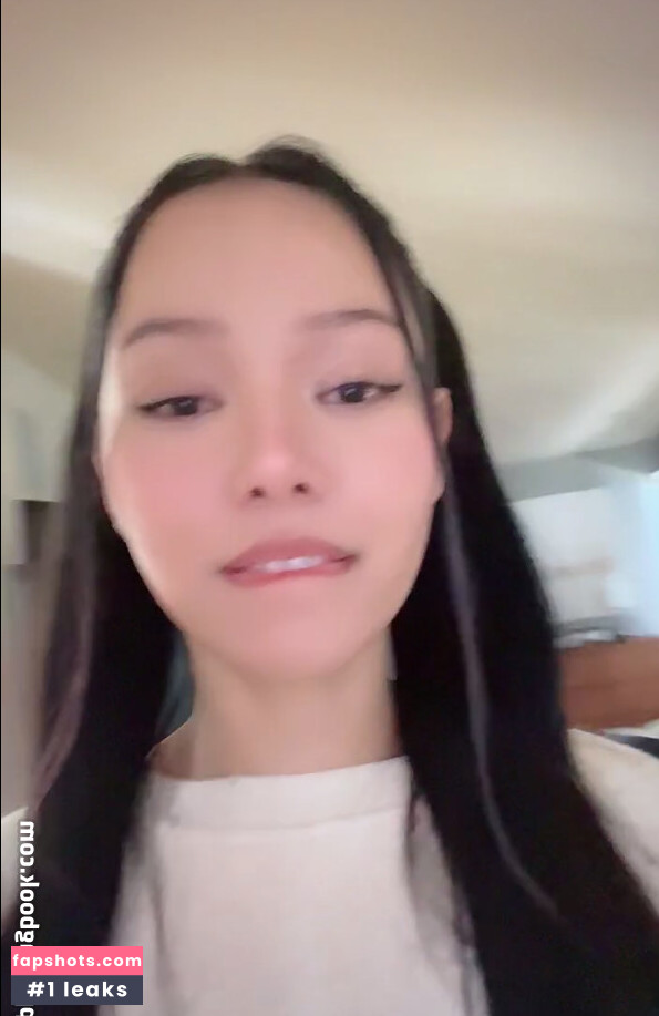 Bella Poarch gallery photo #177