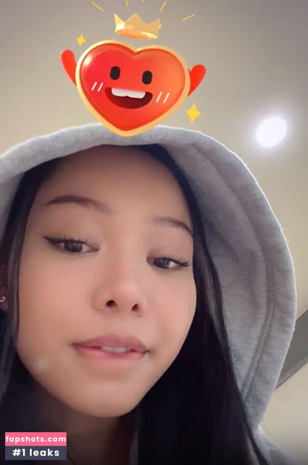 Bella Poarch gallery photo #179