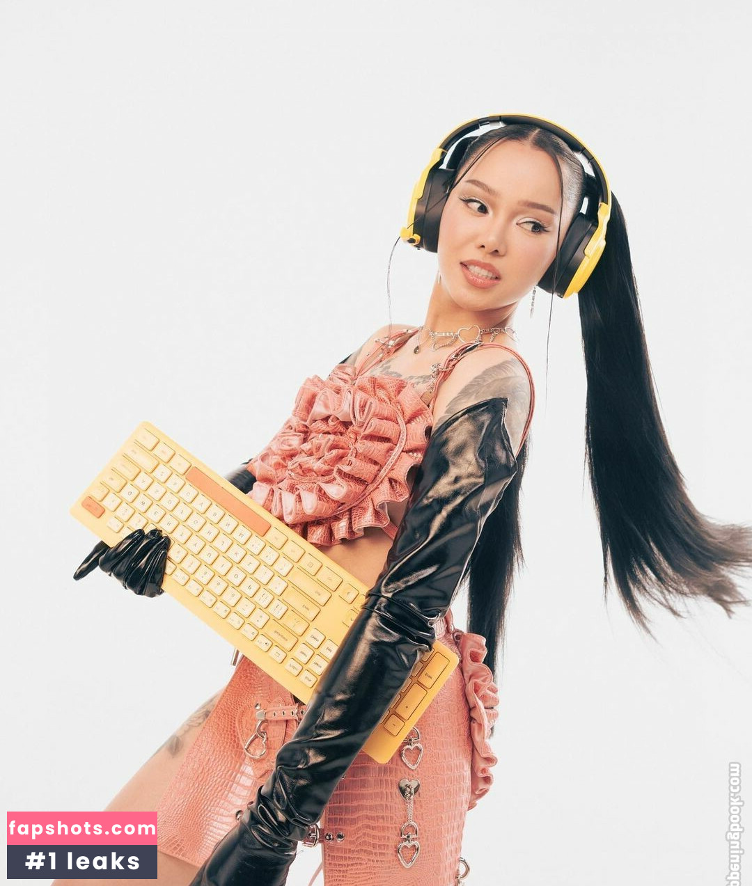 Bella Poarch gallery photo #294