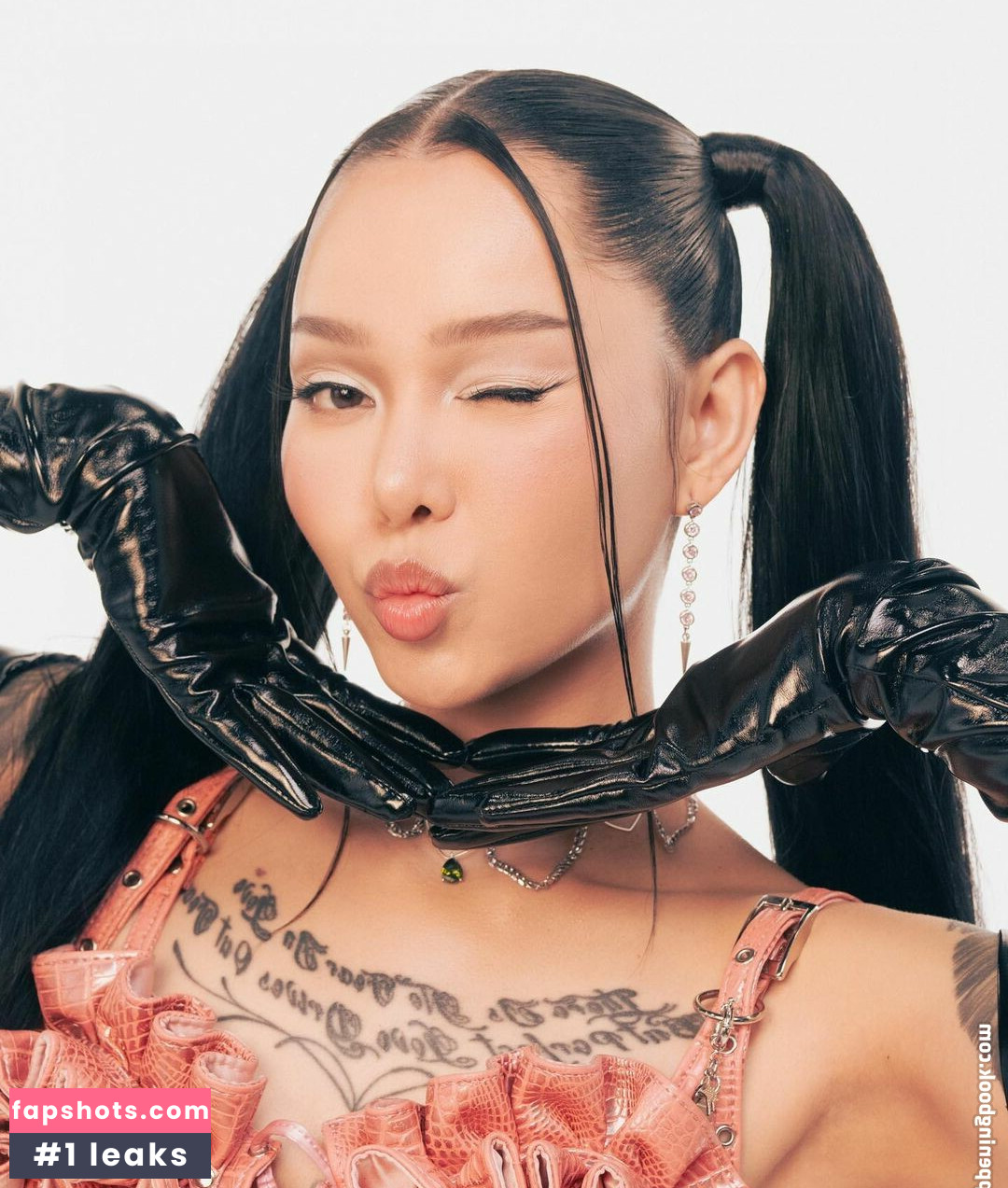 Bella Poarch gallery photo #296