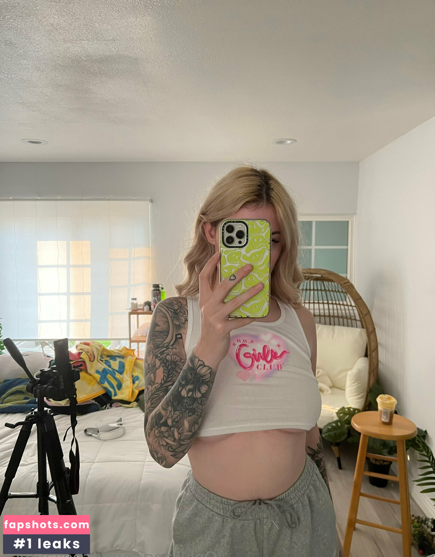 Bella Rose gallery photo #35