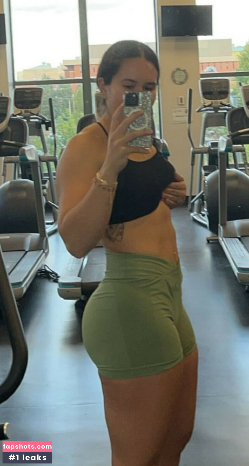 Bella Santry gallery photo #14