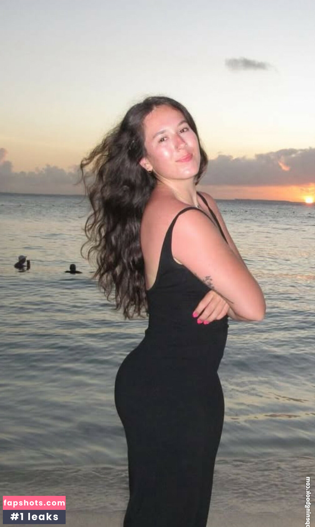 Bella Santry gallery photo #19