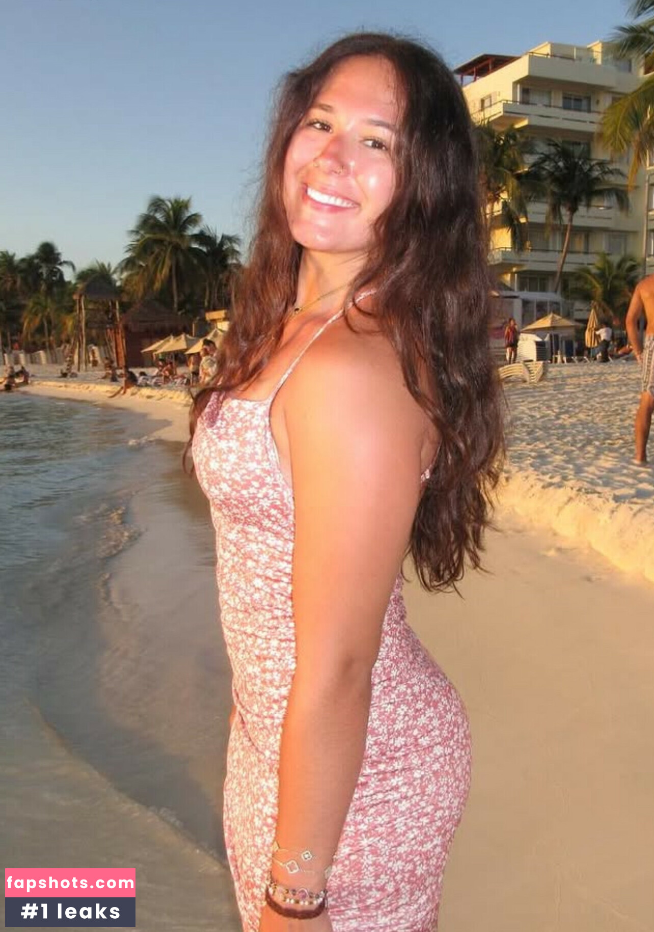 Bella Santry gallery photo #20