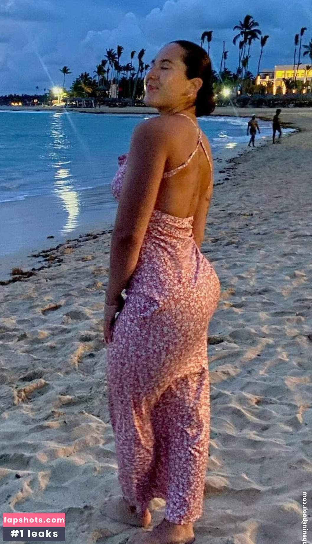 Bella Santry gallery photo #24