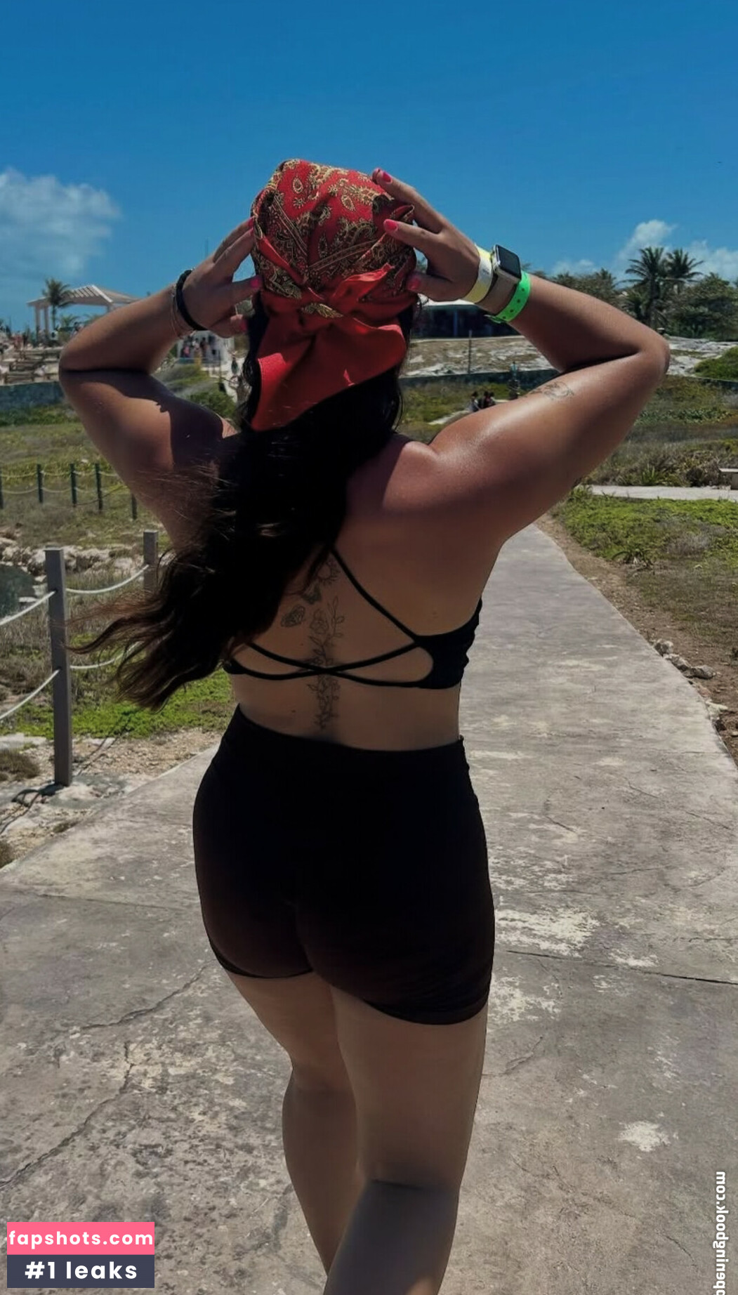 Bella Santry gallery photo #25