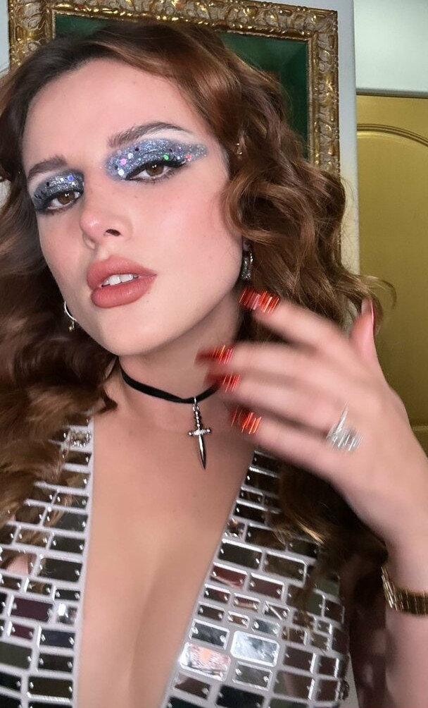 bella-thorne-16 gallery photo #2280