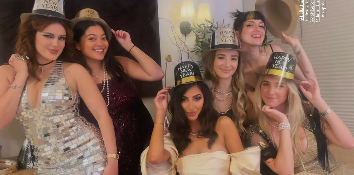 bella-thorne-16 gallery photo #2296