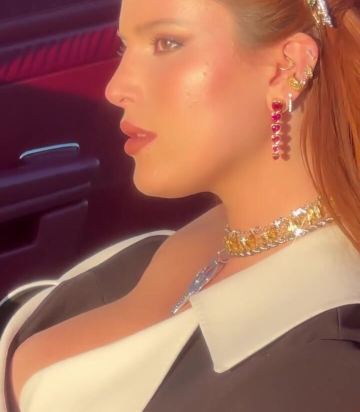 bella-thorne-16 gallery photo #2488