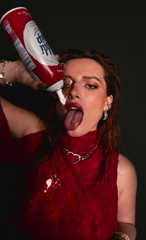 bella-thorne-16 gallery photo #2509