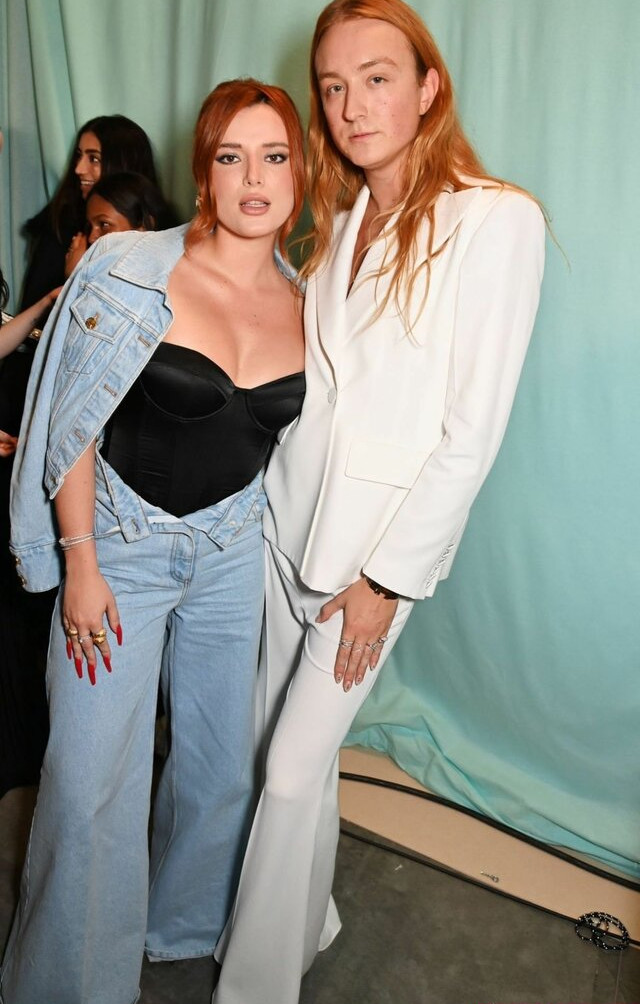 bella-thorne-16 gallery photo #2675