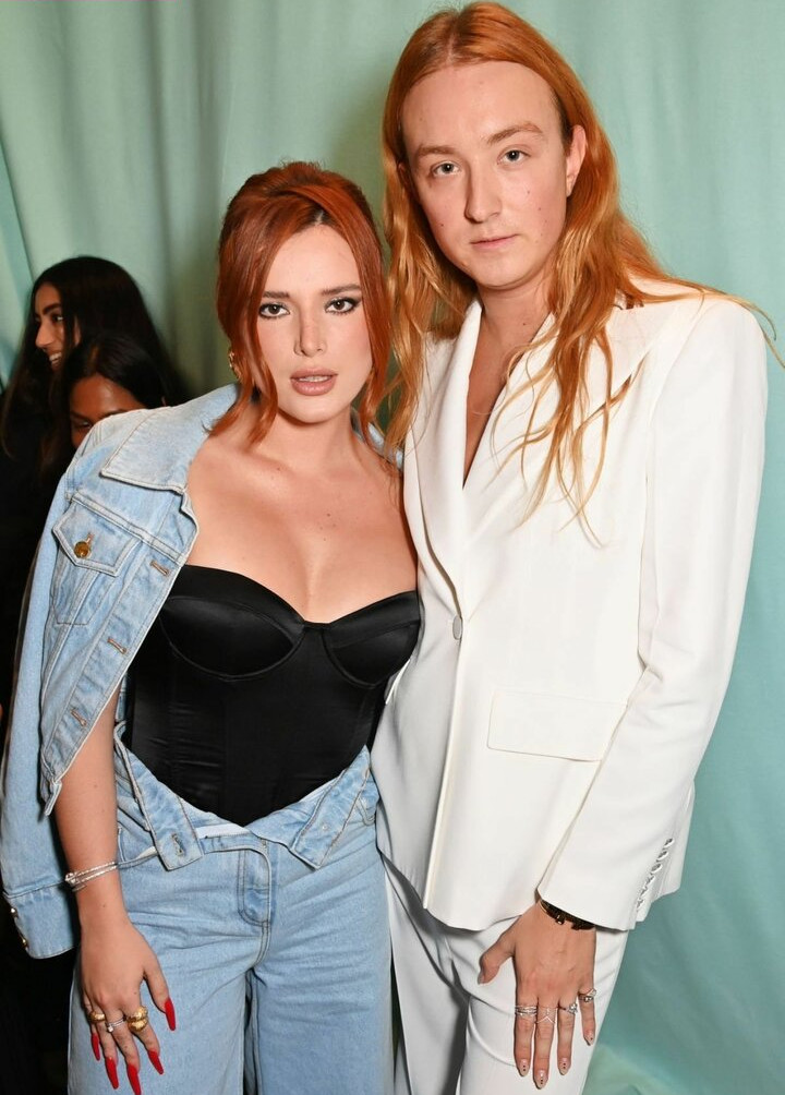 bella-thorne-16 gallery photo #2680