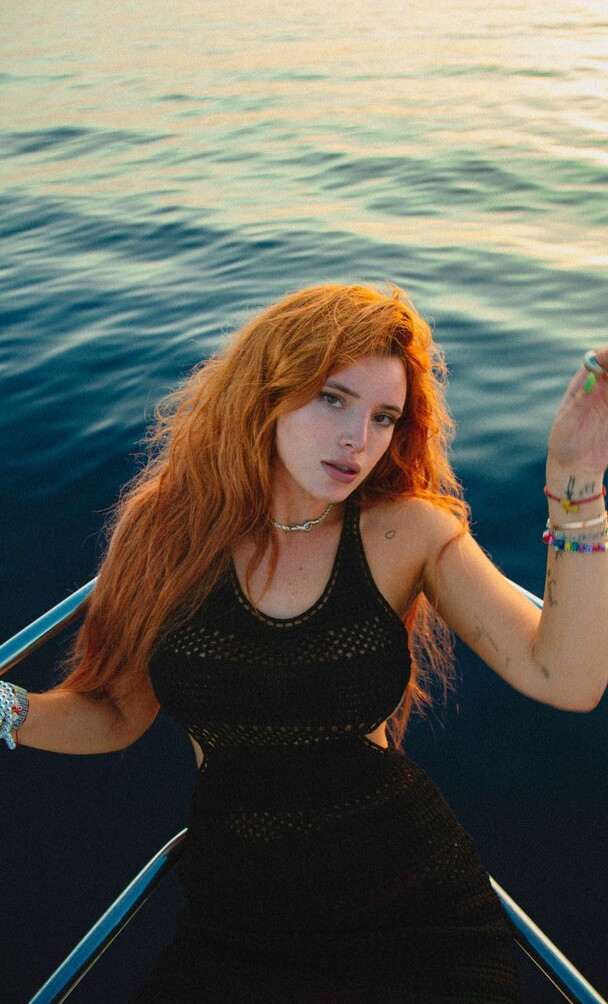 bella-thorne-16 gallery photo #2686