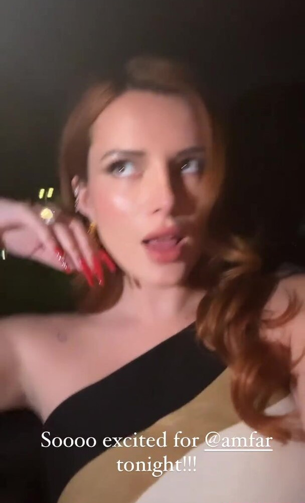 bella-thorne-16 gallery photo #2687