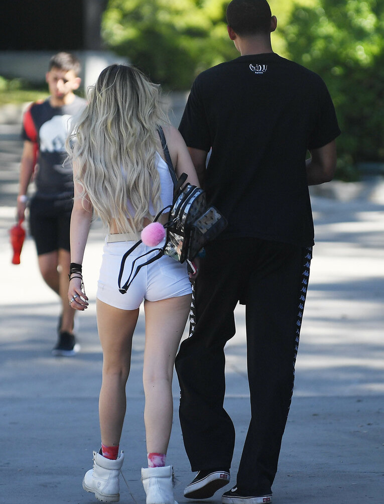 bella-thorne-16 gallery photo #3591