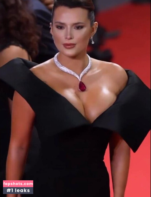 Bella Thorne gallery photo #1014