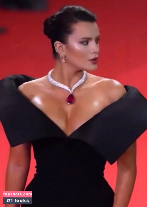 Bella Thorne gallery photo #1018