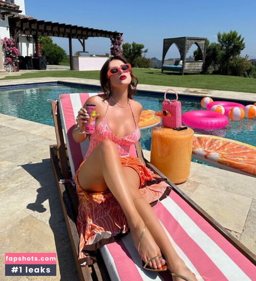 Bella Thorne gallery photo #1175