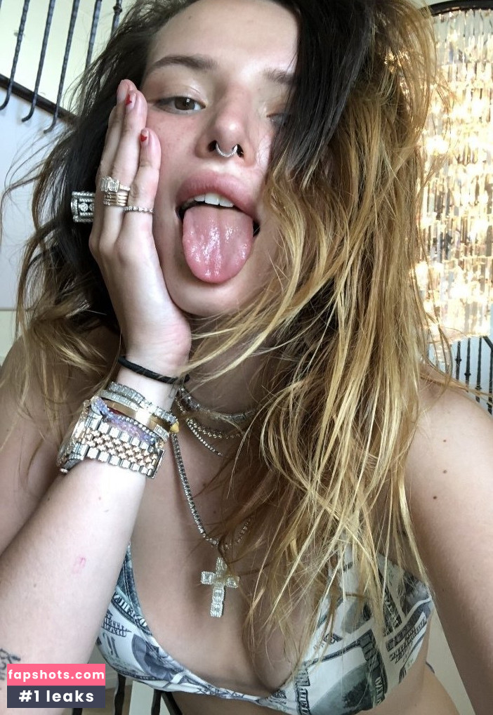 Bella Thorne gallery photo #1243