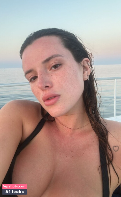 Bella Thorne gallery photo #1273