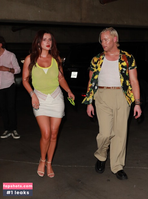 Bella Thorne gallery photo #1327