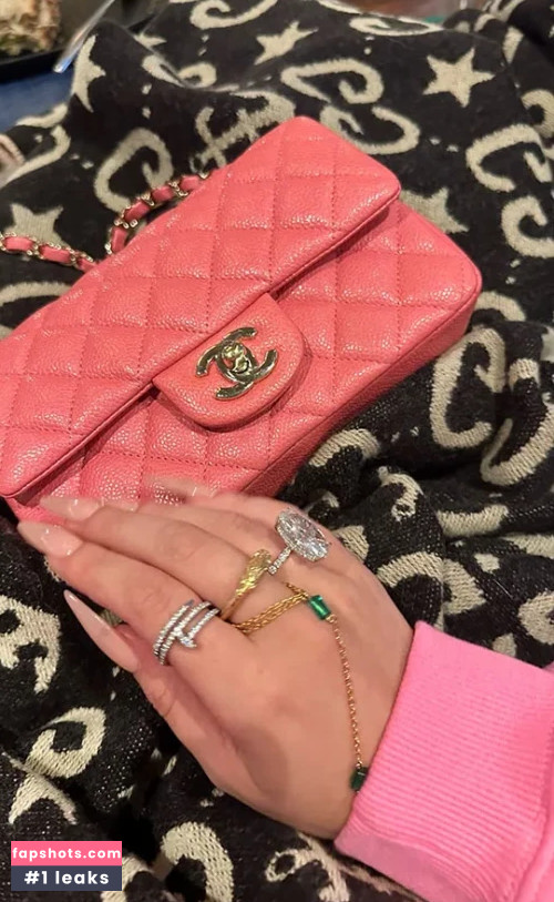 Bella Thorne gallery photo #1387