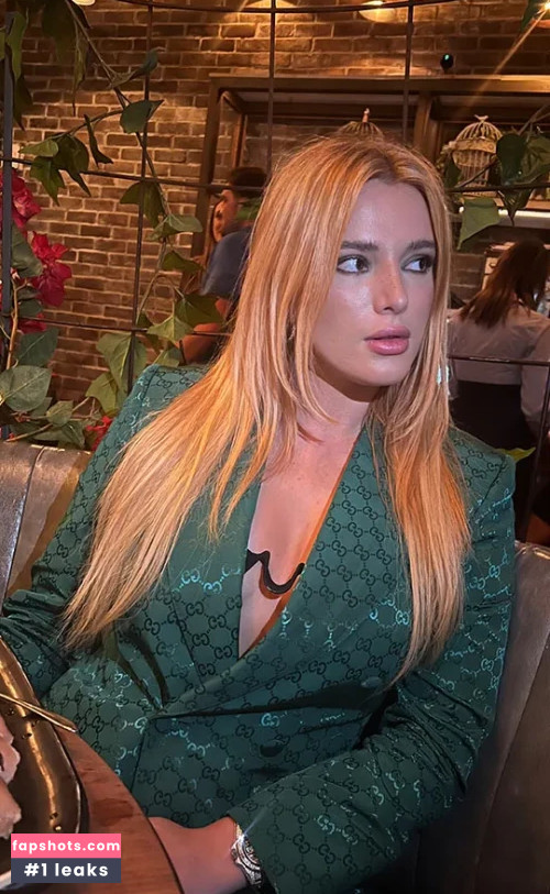 Bella Thorne gallery photo #1393