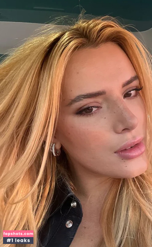 Bella Thorne gallery photo #1398