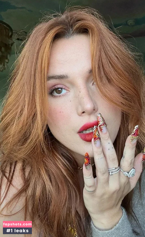 Bella Thorne gallery photo #1400