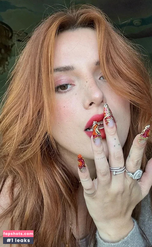 Bella Thorne gallery photo #1401