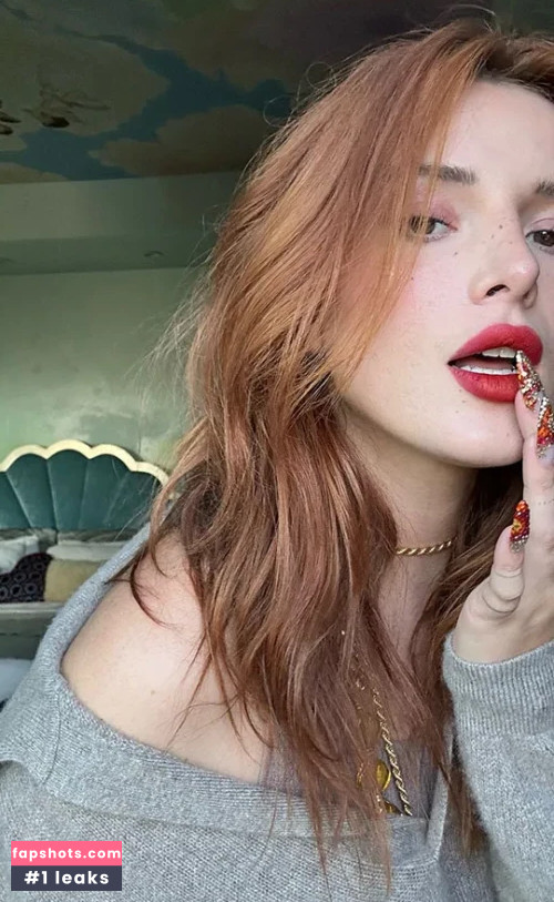 Bella Thorne gallery photo #1403