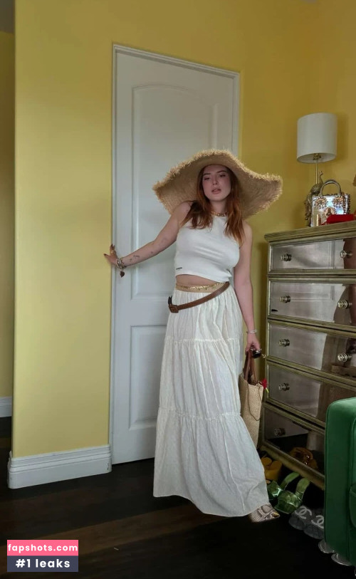 Bella Thorne gallery photo #1412