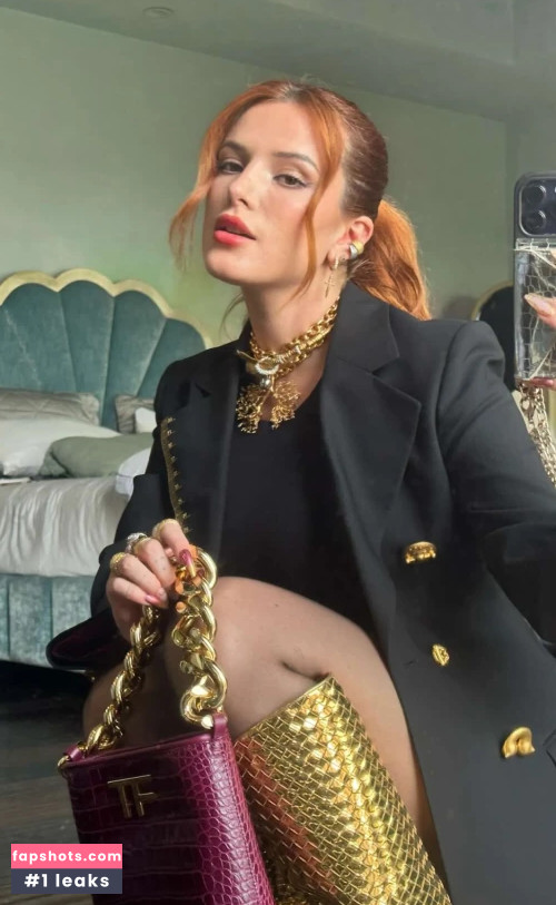 Bella Thorne gallery photo #1429