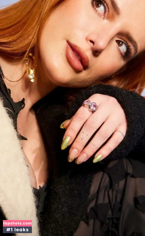 Bella Thorne gallery photo #1430