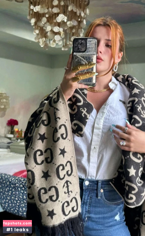 Bella Thorne gallery photo #1433