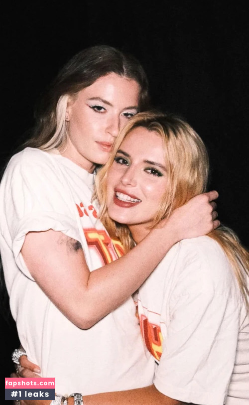 Bella Thorne gallery photo #1435