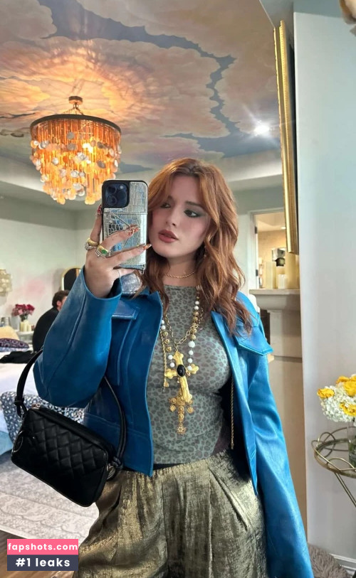 Bella Thorne gallery photo #1440