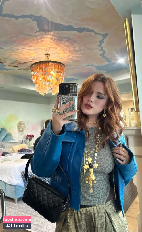 Bella Thorne gallery photo #1443